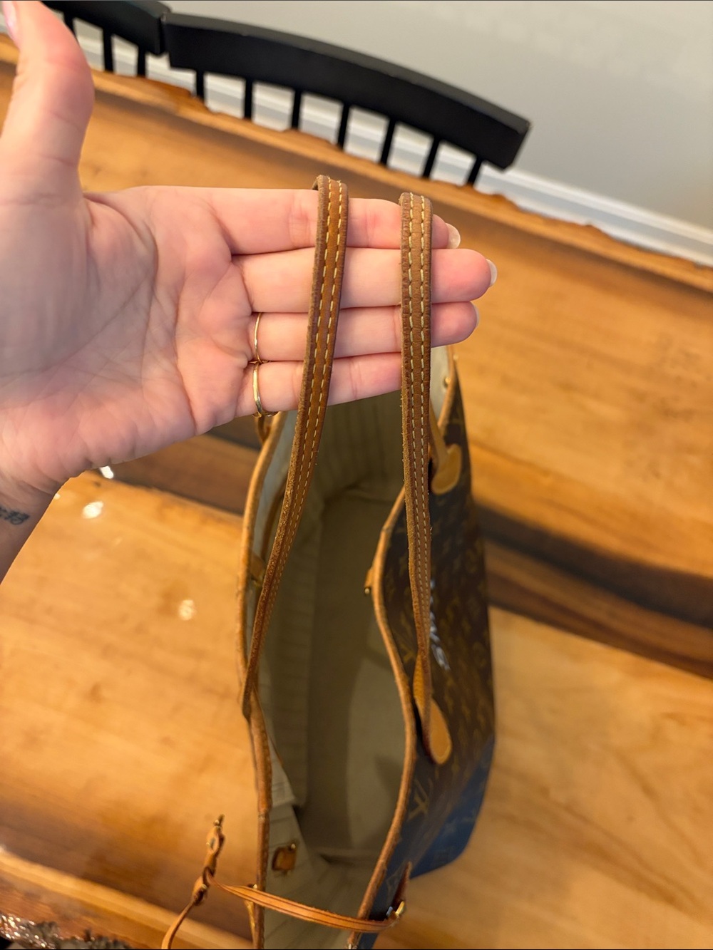 Authentic Louis Vuitton Neverfull - Picture 14 of 17